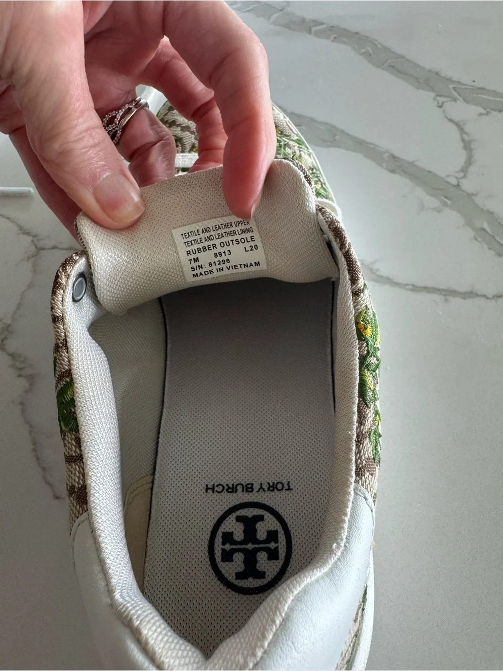 Tory Burch Howell T Monogram Daisy Embroidered Sneakers Size 7
